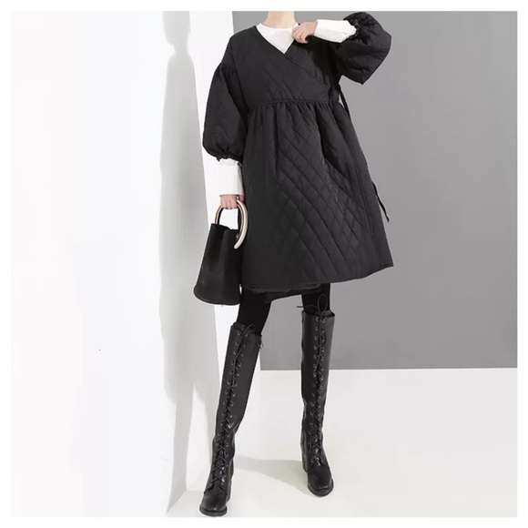 💜 The ISLANEL Black Quilted Wrap Jacket - Picture 2 of 8